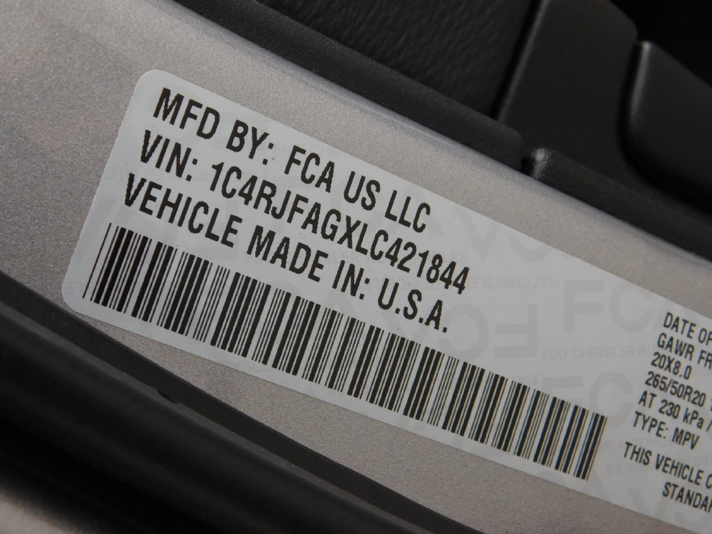 Used 2020 Jeep Grand Cherokee Altitude AWD/4WD image 30