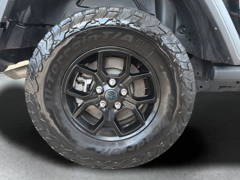 Used 2024 Jeep Wrangler Unlimited AWD/4WD image 25