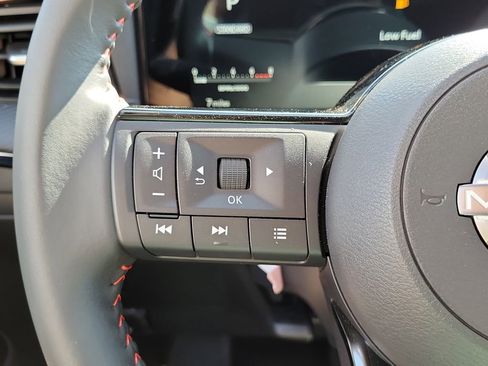 New 2026 Nissan Kicks SR w/ Illumination Package FWD image 6