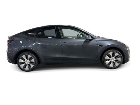 Certified 2023 Tesla Model Y Long Range AWD/4WD image 7