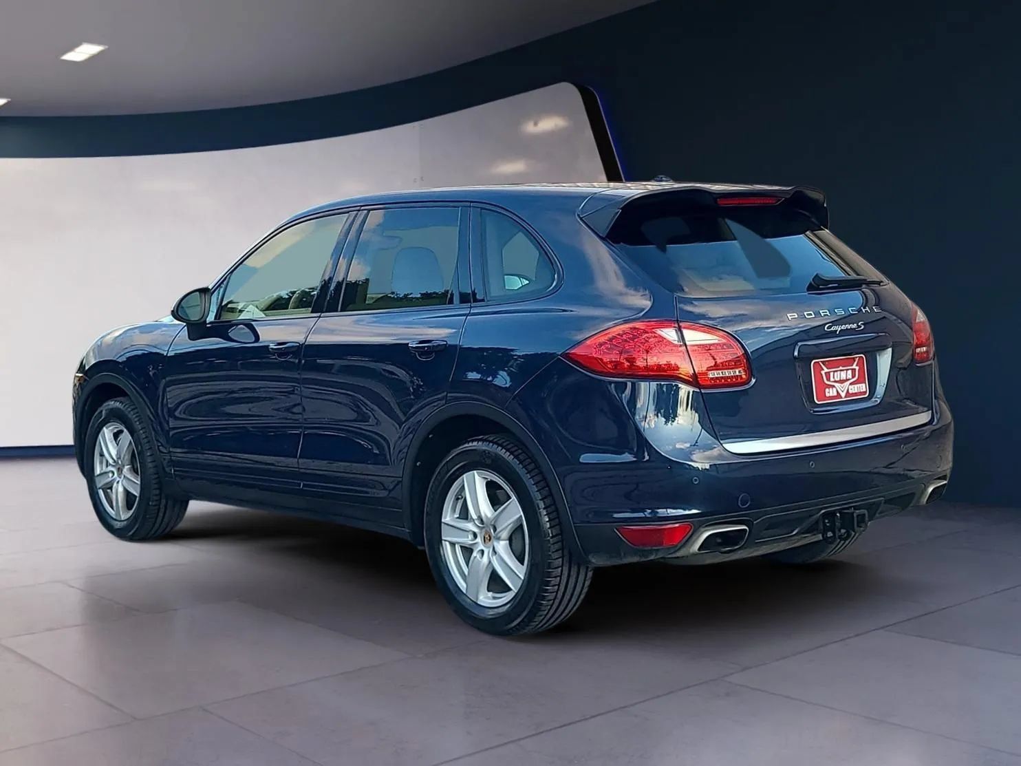 Used 2013 Porsche Cayenne S AWD/4WD image 3