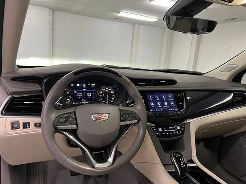 Used 2024 Cadillac XT6 Premium Luxury w/ Technology Package AWD/4WD image 16
