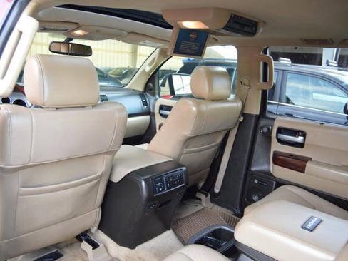 Used 2011 Toyota Sequoia Platinum image 31