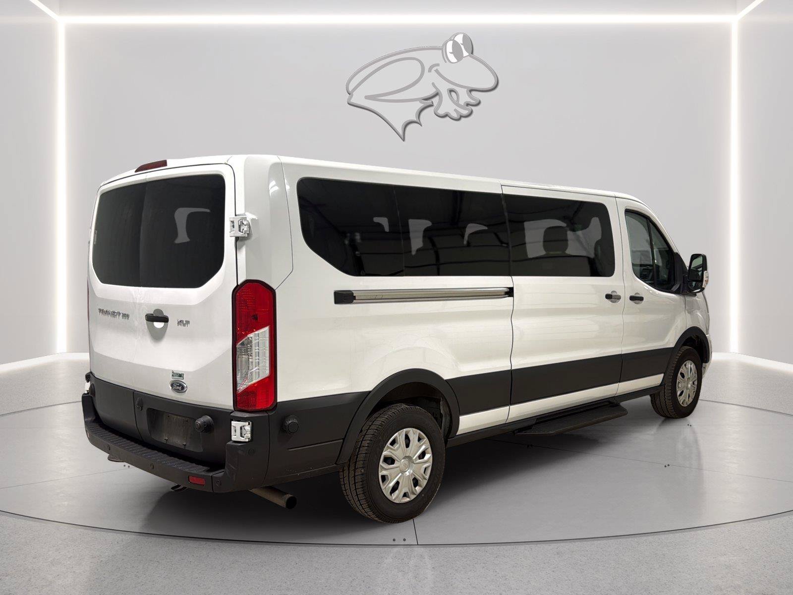 Used 2024 Ford Transit 350 XLT RWD image 5