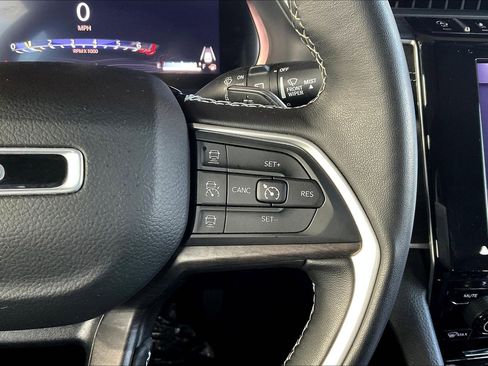 Used 2022 Jeep Grand Cherokee L Limited w/ Trailer Tow Group (B) image 11