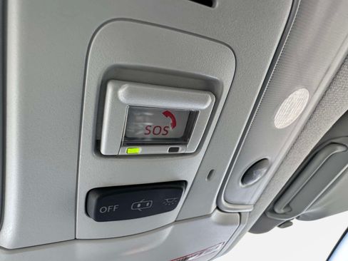 Certified 2022 Toyota Prius XLE AWD/4WD image 42