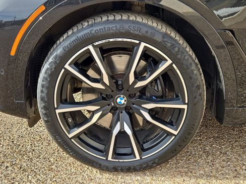 Used 2022 BMW X7 xDrive40i w/ M Sport Package image 11