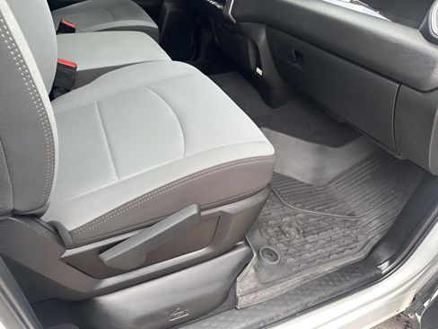 Used 2022 RAM 2500 Big Horn w/ Cold Weather Group image 16