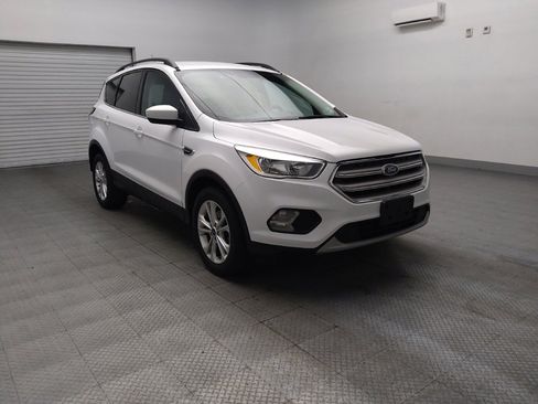 Used 2018 Ford Escape SE FWD image 13