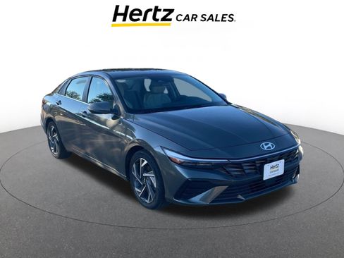 Used 2025 Hyundai Elantra Limited image 1