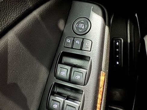 Used 2019 Chevrolet Tahoe Premier AWD/4WD image 22
