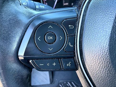 Used 2019 Toyota RAV4 Limited FWD image 21
