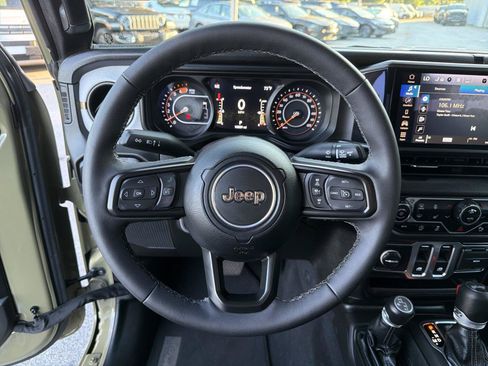 Used 2025 Jeep Wrangler Sport AWD/4WD image 20