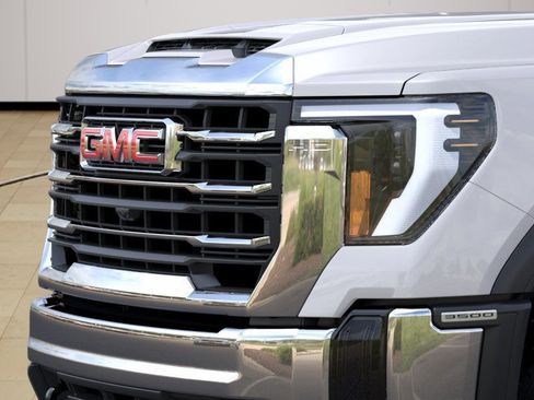 New 2025 GMC Sierra 3500 SLT w/ SLT Convenience Package image 22
