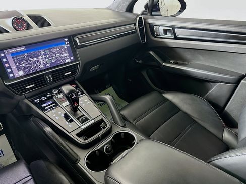 Used 2023 Porsche Cayenne GTS image 23