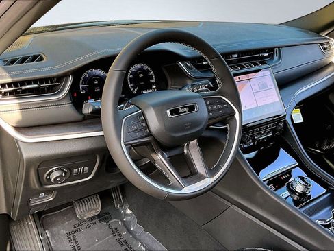 New 2025 Jeep Grand Cherokee L Limited w/ Luxury Tech Group II image 6