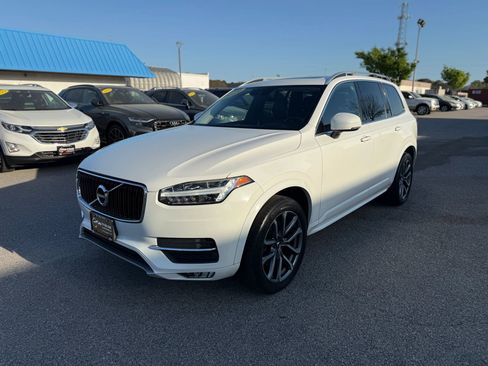 Used 2019 Volvo XC90 T6 Momentum image 3