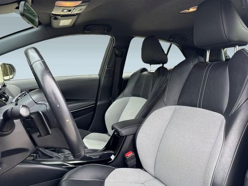 Used 2019 Toyota Corolla XSE image 19