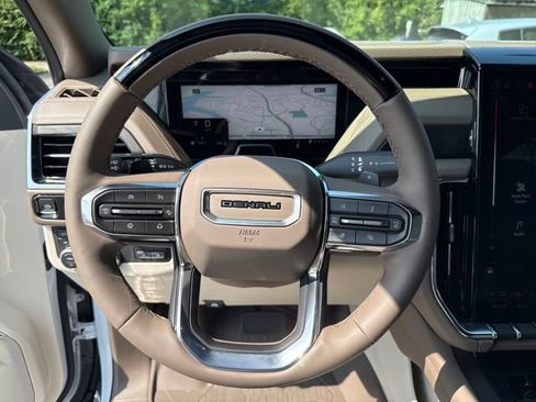 New 2026 GMC Yukon Denali w/ Denali Reserve Package AWD/4WD image 17