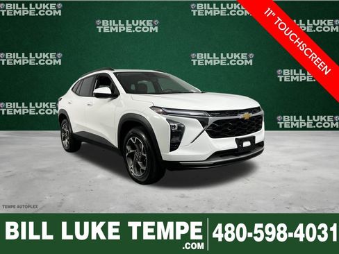 Used 2025 Chevrolet Trax LT image 1