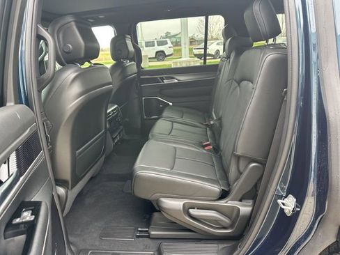 New 2026 Jeep Grand Wagoneer Limited AWD/4WD image 24