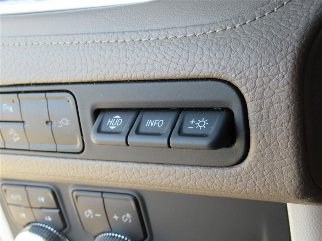 Used 2021 GMC Yukon Denali AWD/4WD image 26