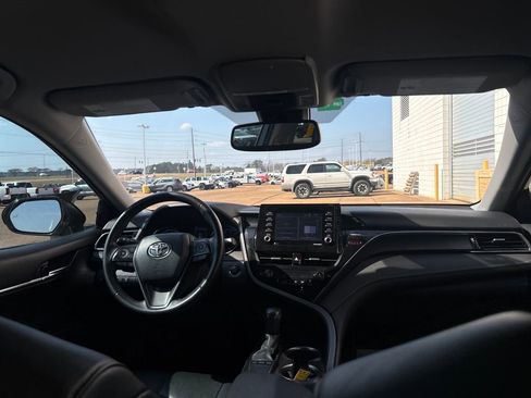 Used 2022 Toyota Camry SE w/ Convenience Package image 27