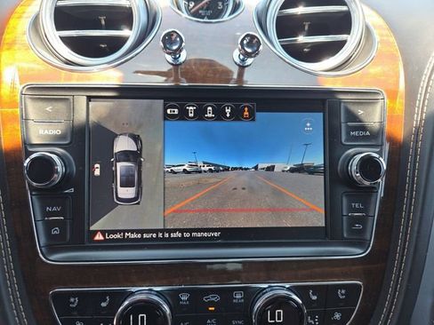 Used 2018 Bentley Bentayga Activity AWD/4WD image 22