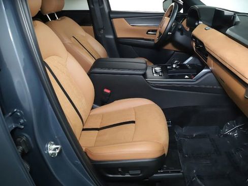 Certified 2025 MAZDA CX-70 3.3 Turbo S w/ Premium Plus image 29