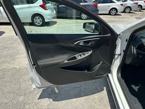 Used 2023 Chevrolet Malibu LS FWD image 15