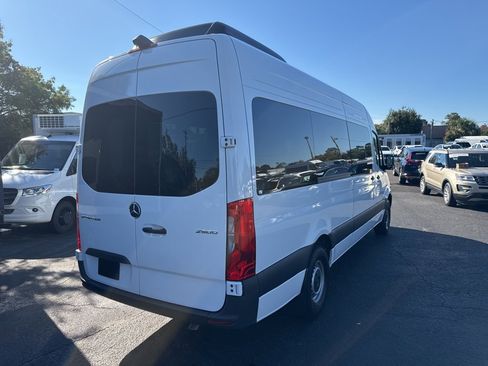 Used 2025 Mercedes-Benz Sprinter 2500 image 11