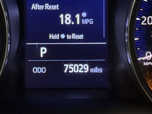 Used 2020 Toyota C-HR LE FWD image 13