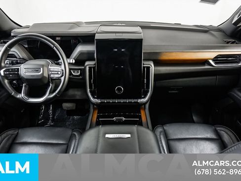 Used 2025 GMC Yukon XL Denali RWD image 26