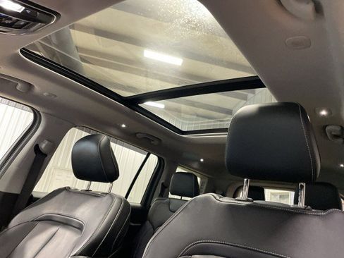 Used 2021 Jeep Grand Cherokee L Limited AWD/4WD image 24