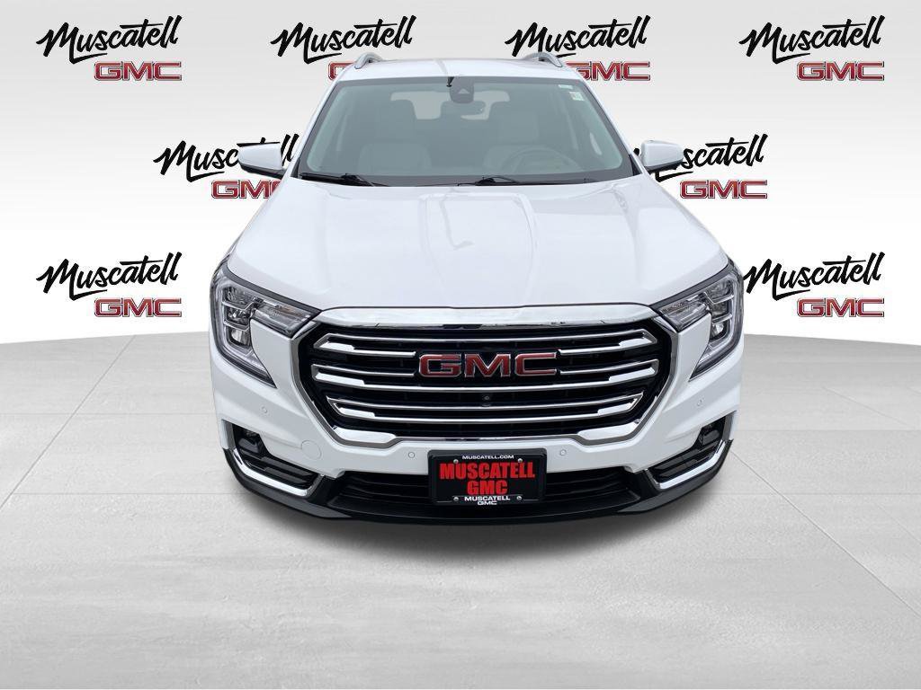 Used 2023 GMC Terrain SLT w/ Infotainment Package II AWD/4WD image 2