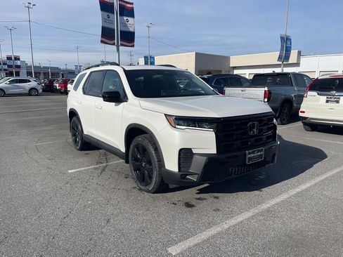 New 2026 Honda Pilot Black Edition image 4