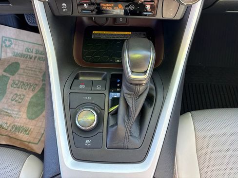 Certified 2021 Toyota RAV4 Limited AWD/4WD image 28