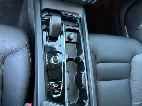 Used 2025 Volvo V60 B5 Cross Country Plus image 15