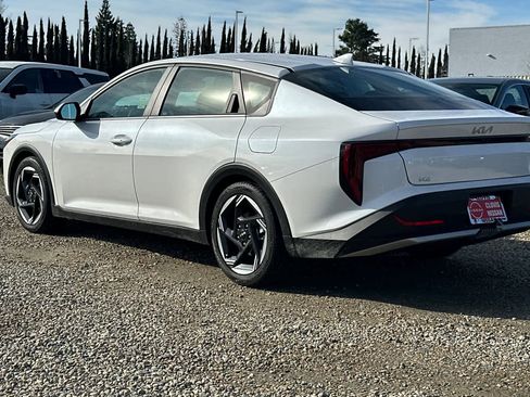 Used 2025 Kia K4 EX image 7