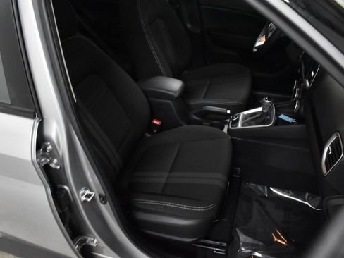 Used 2024 Hyundai Venue SEL image 15