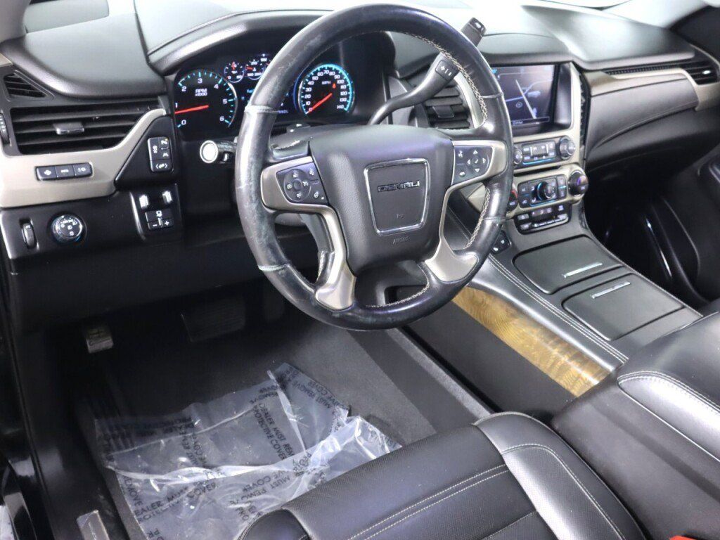 Used 2019 GMC Yukon Denali w/ Open Road Package RWD image 9