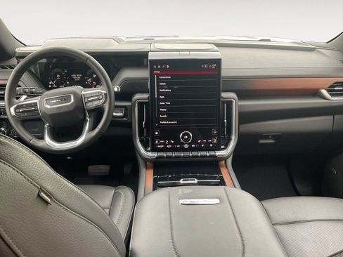Used 2025 GMC Yukon Denali AWD/4WD image 10