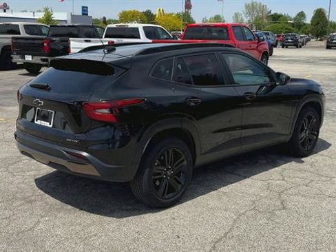 Used 2024 Chevrolet Trax ACTIV w/ Sunroof Package FWD image 8