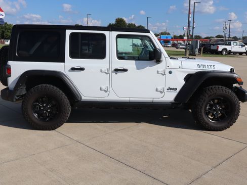 Used 2025 Jeep Wrangler Unlimited Sport S 4xe AWD/4WD image 4