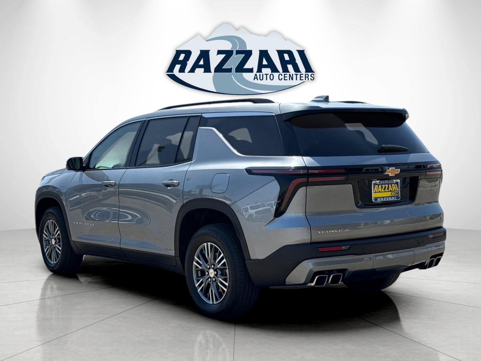 Used 2024 Chevrolet Traverse LT FWD image 5