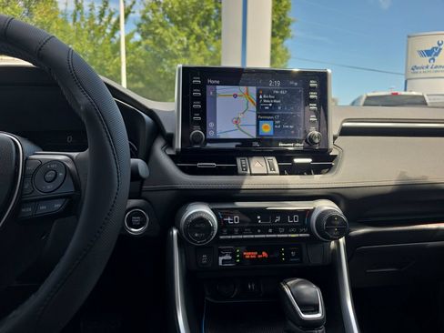 Used 2019 Toyota RAV4 Limited w/ Advanced Technology Package AWD/4WD image 31