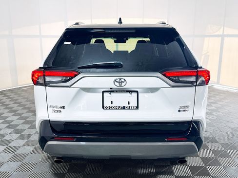 Used 2025 Toyota RAV4 XSE w/ Weather Package AWD/4WD image 4
