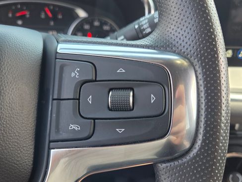 Used 2025 Chevrolet Blazer LT FWD image 24