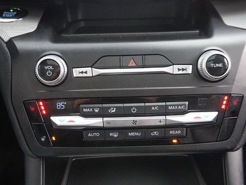 Used 2020 Ford Explorer XLT w/ Equipment Group 202A image 57