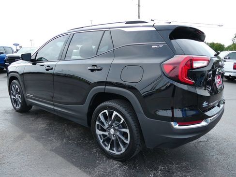 Certified 2022 GMC Terrain SLT AWD/4WD image 9